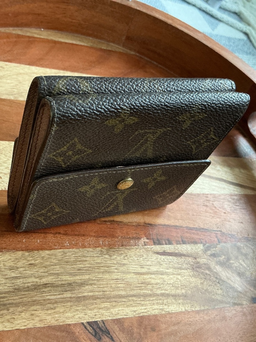 Louis Vuitton Monogram Medium Size Trifold Wallet - Picture 12 of 17